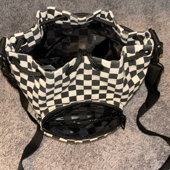 Like new vans checkered bucket bag - Picture 4 of 4